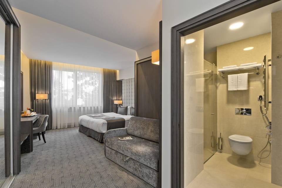 Minibar, in-room safe, desk, soundproofing