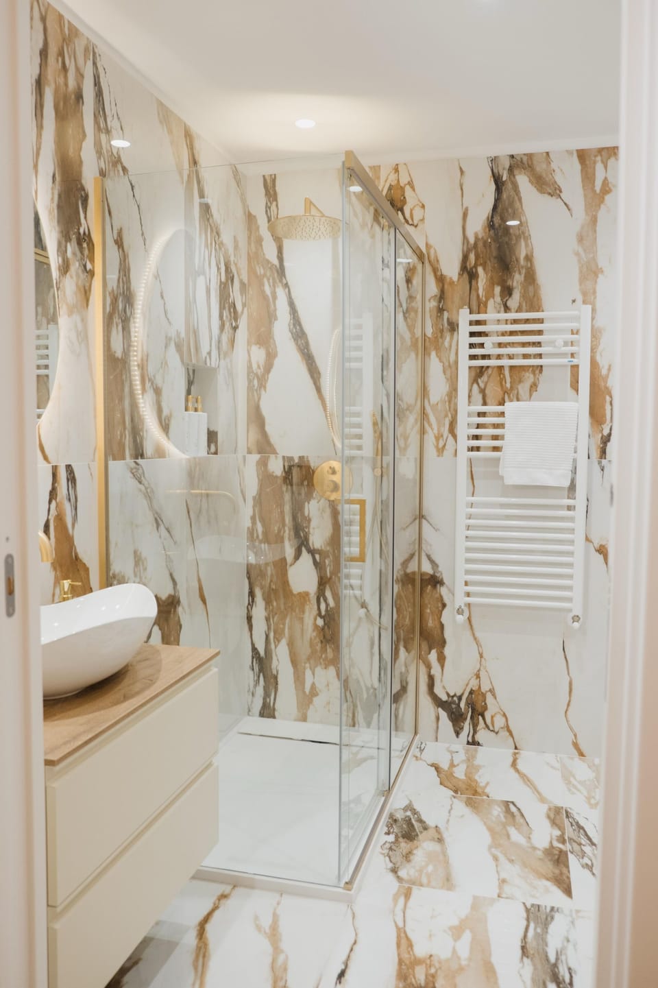 Royal Suite, Balcony, City View | Bathroom | Shower, free toiletries, hair dryer, bathrobes