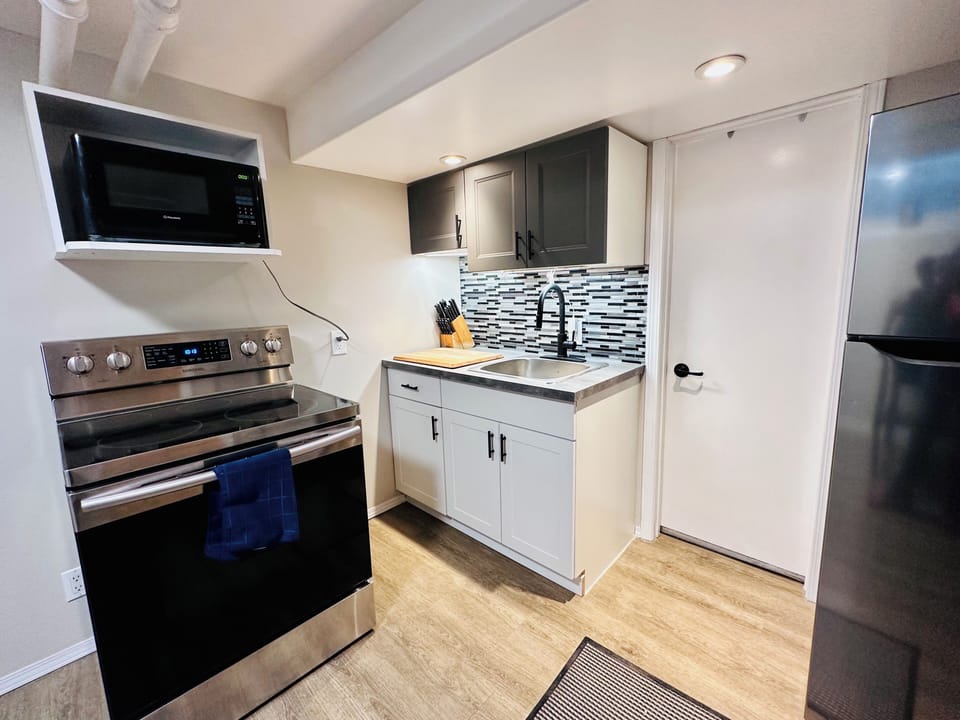 Stainless steel newer appliances.
