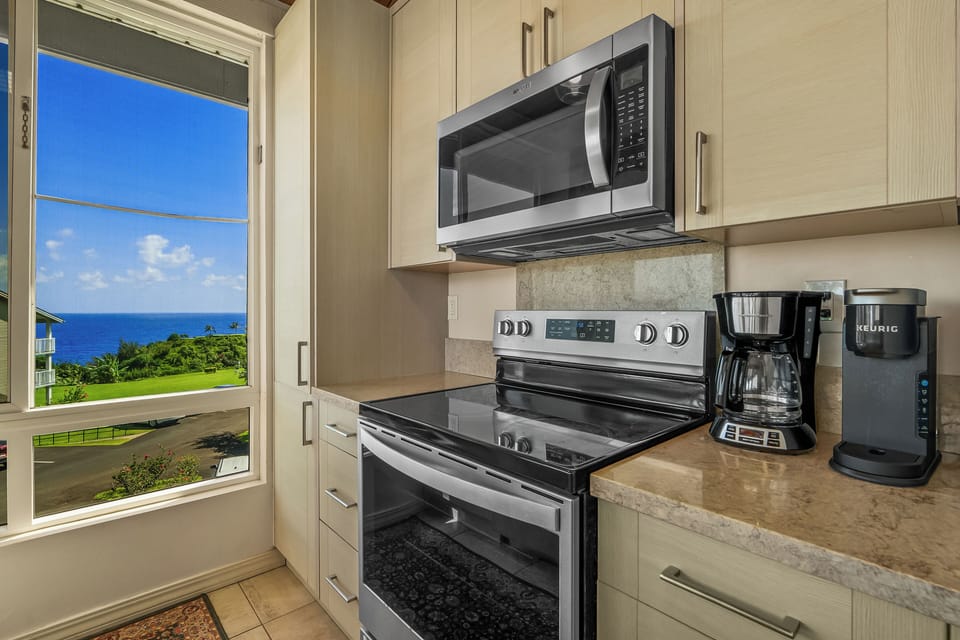 Fully Equipped kitchen with drip coffee an Keurig coffee makers, rice cooker . .