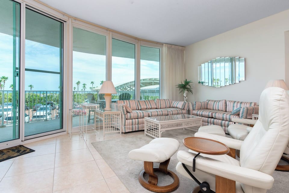 Caribe Resort B212 Living Room