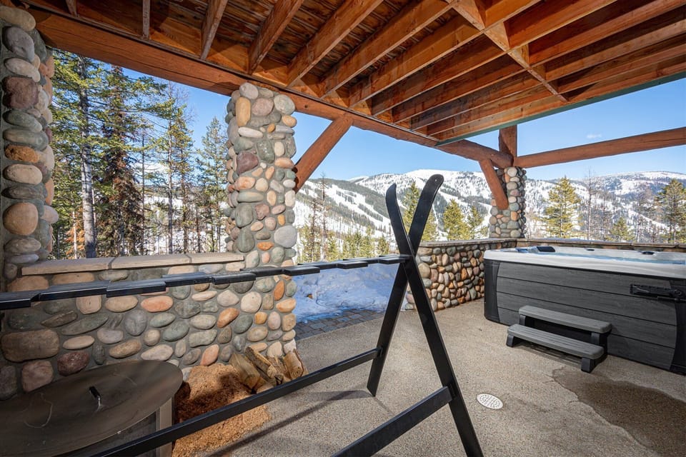 Relax and take in the views in the home's private hot tub | Exterior