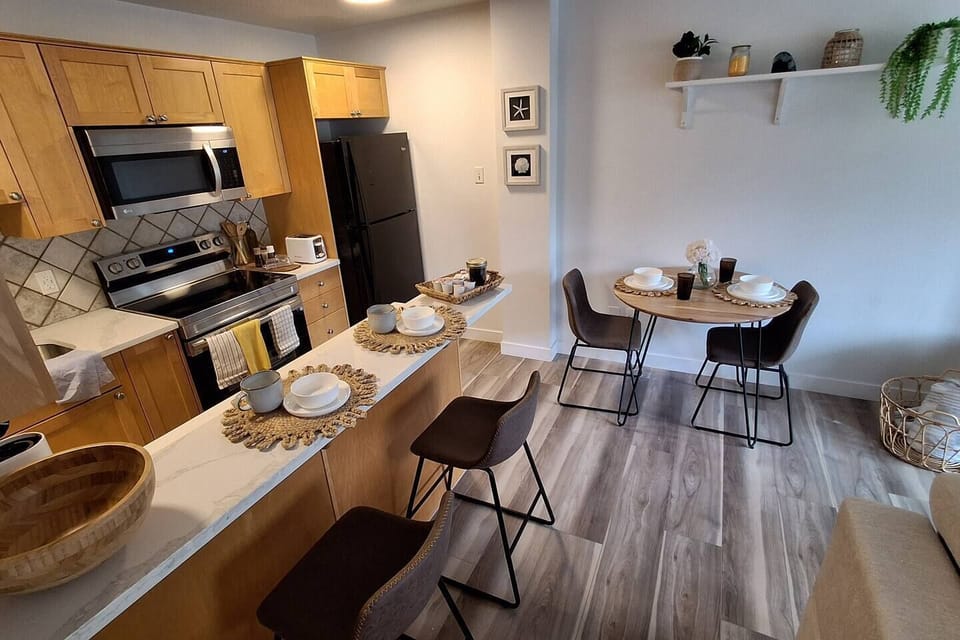 dining/kitchen