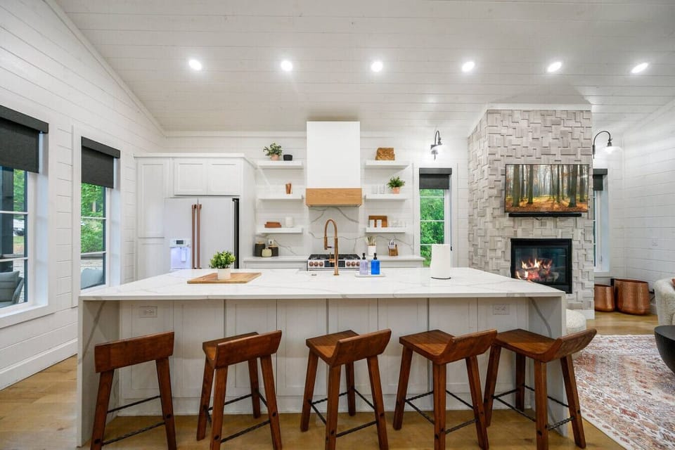 From coffee to cocktails, this space is crafted for connection and comfort.