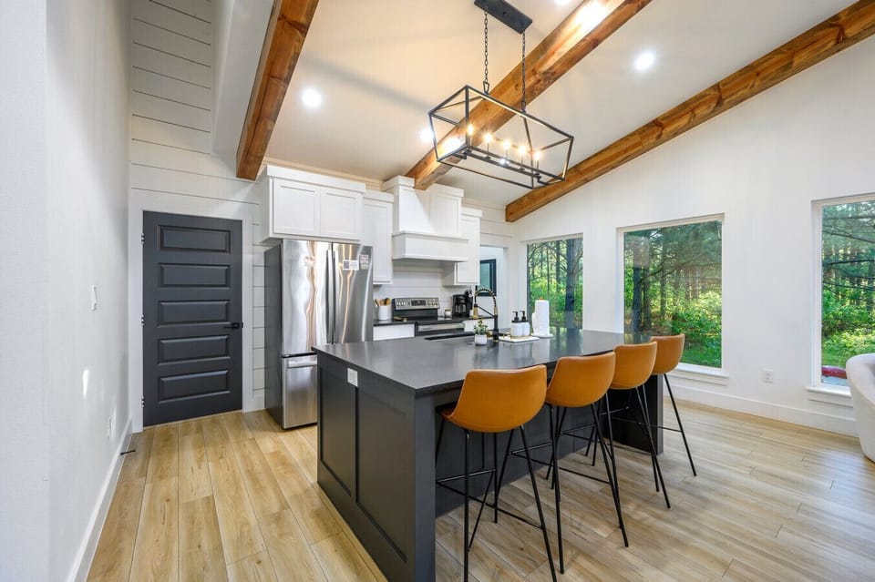 This kitchen is ready for pancakes, pour-overs, and late-night snacks.