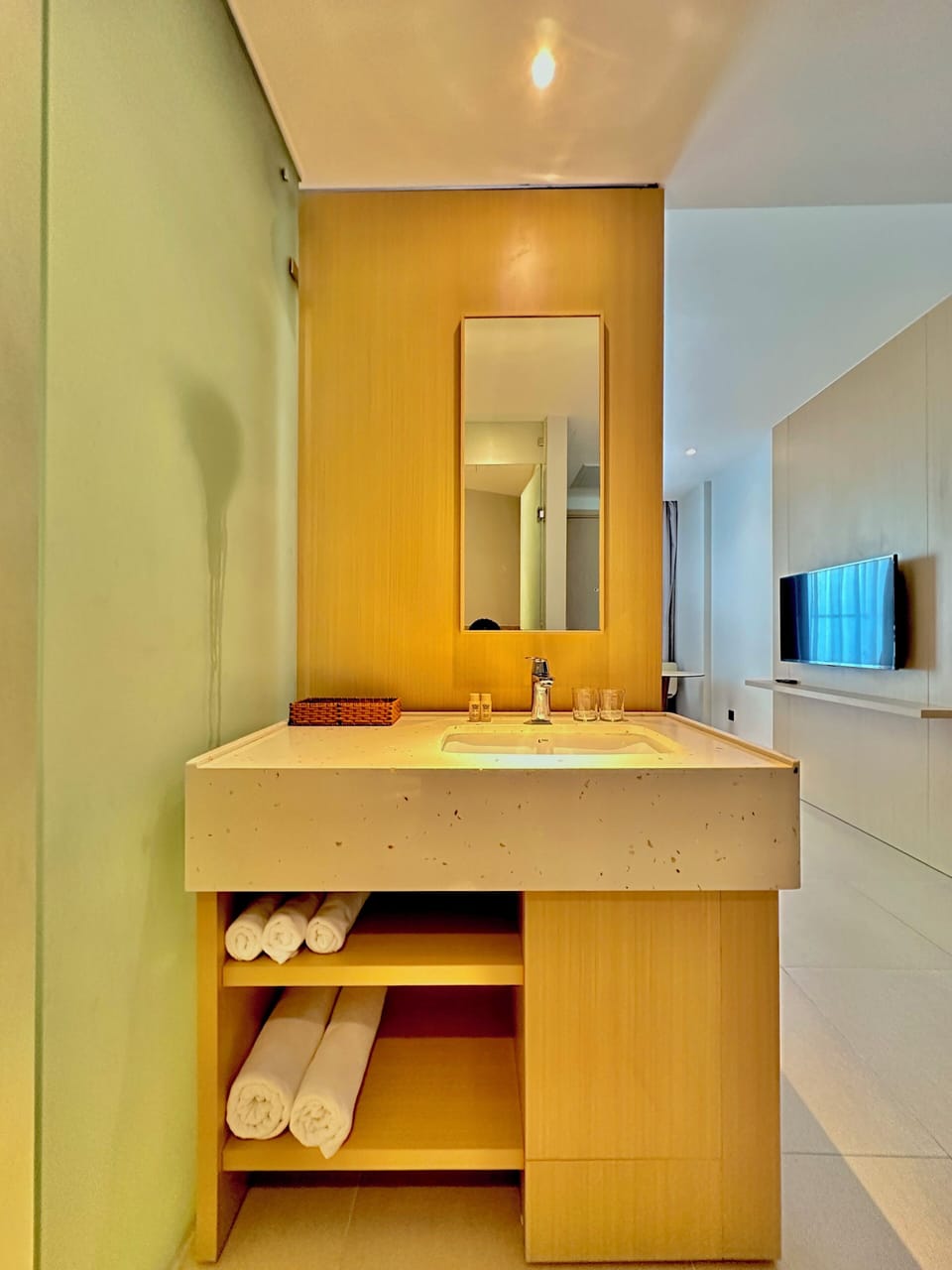 Deluxe Studio, Partial Sea View | Bathroom | Shower, hair dryer, bathrobes, slippers