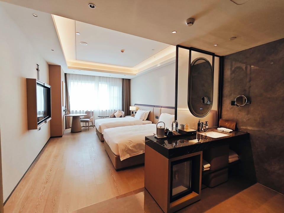 Premium City Wall View Twin Room | Premium bedding, minibar, laptop workspace, soundproofing