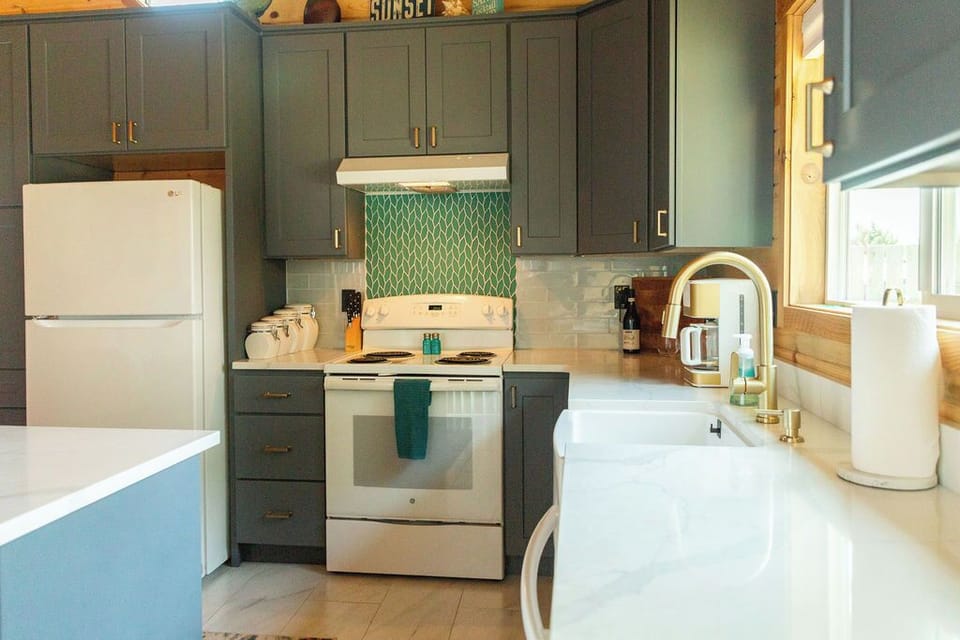 a09804b3-9bbe-41c5-8a13-25c026e0fc6a