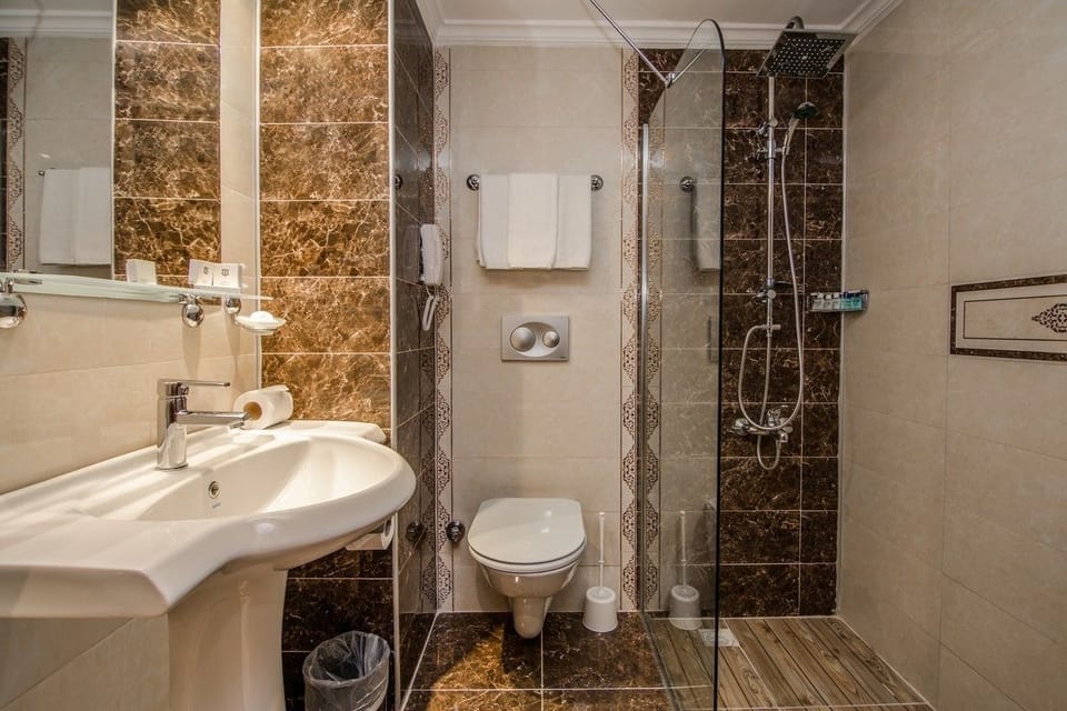 Standart Room Sea View | Bathroom | Free toiletries, hair dryer, towels