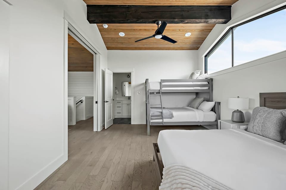 Bedroom 3 - King and Bunk Bed 3F
