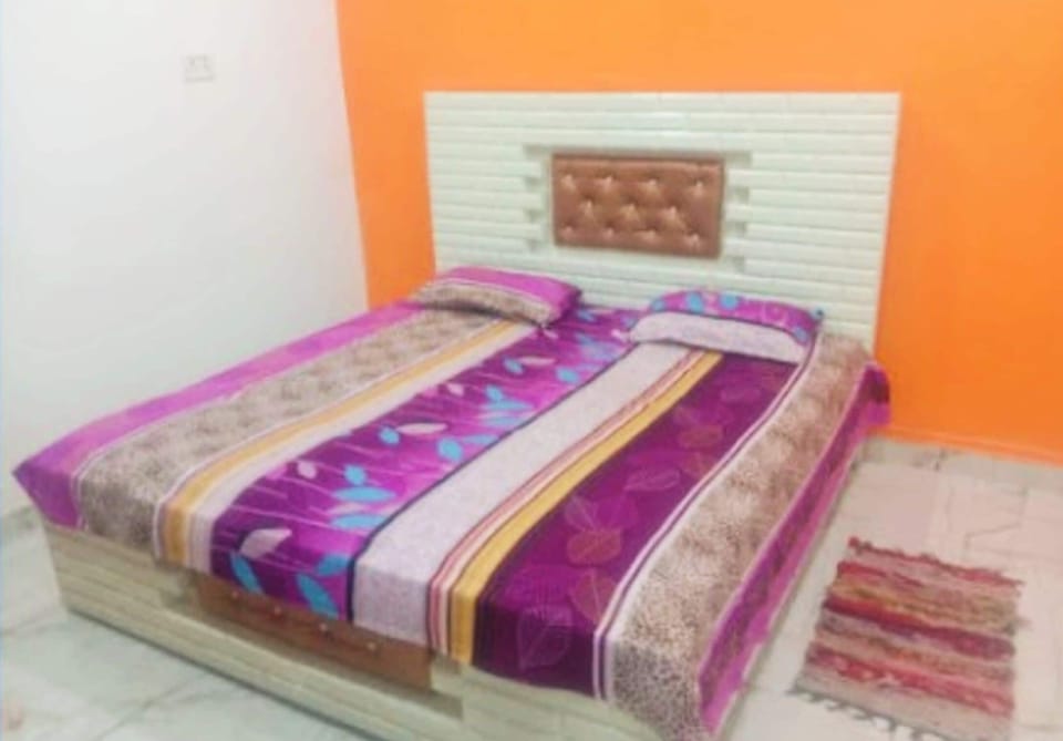 Standard Double Room | In-room safe, soundproofing, free WiFi, bed sheets