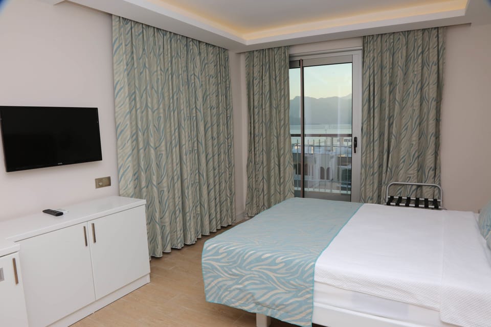 Double or Twin Room with Land View | Minibar, in-room safe, soundproofing, free WiFi