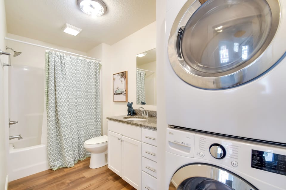 Bathroom | Washer/Dryer | 2nd Floor