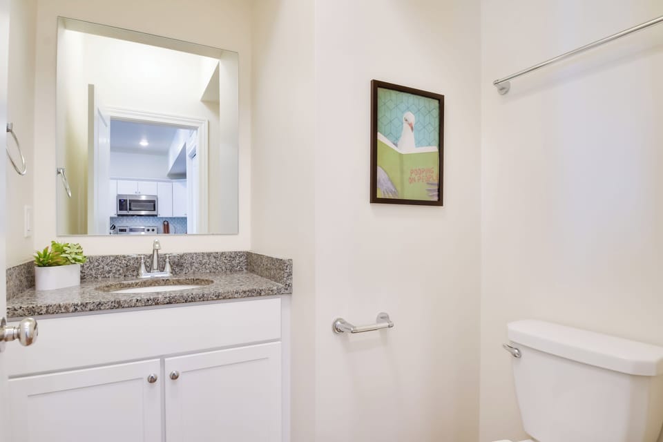 Half Bathroom | 1st Floor