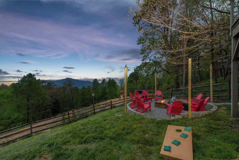 Gather ’round the firepit and enjoy a game of corn hole—all with a stunning view as your backdrop.

