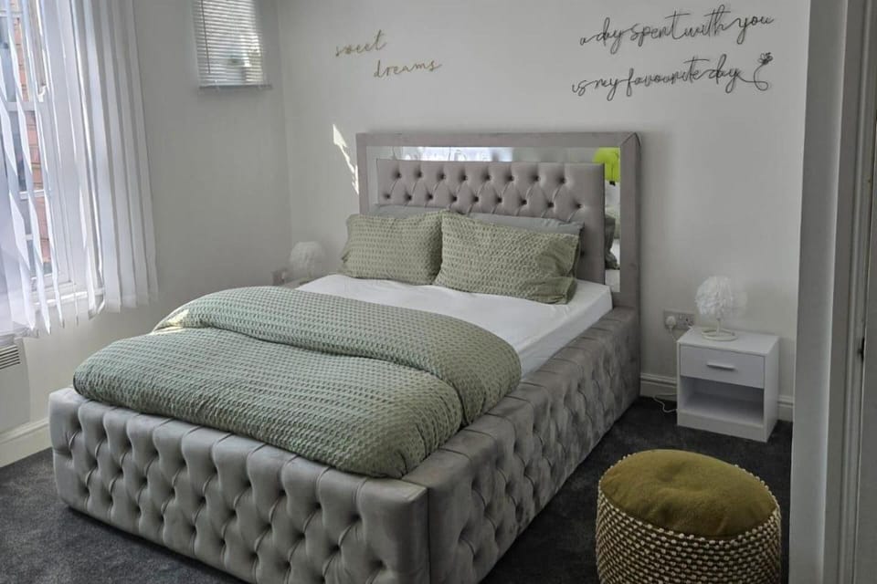1 bedroom, iron/ironing board, WiFi (free), bed sheets