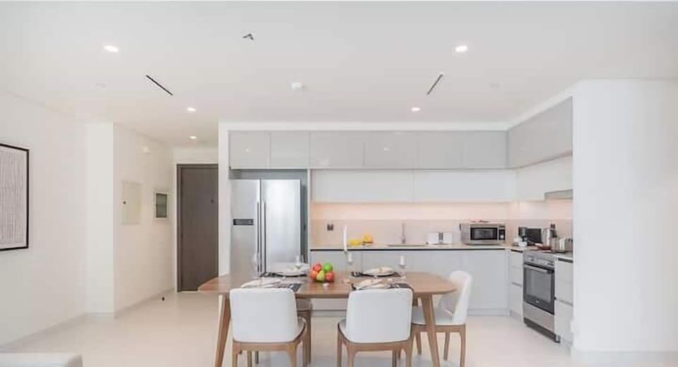 Luxury Apartment, Beach View | In-room dining
