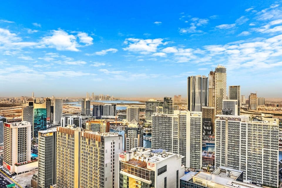 Skyline View: Revel in breathtaking vistas of Dubai’s iconic skyline from your private balcony!