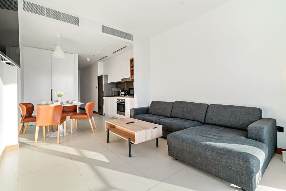 Living Room: Bright and airy space with chic furniture, perfect for relaxation and gatherings!