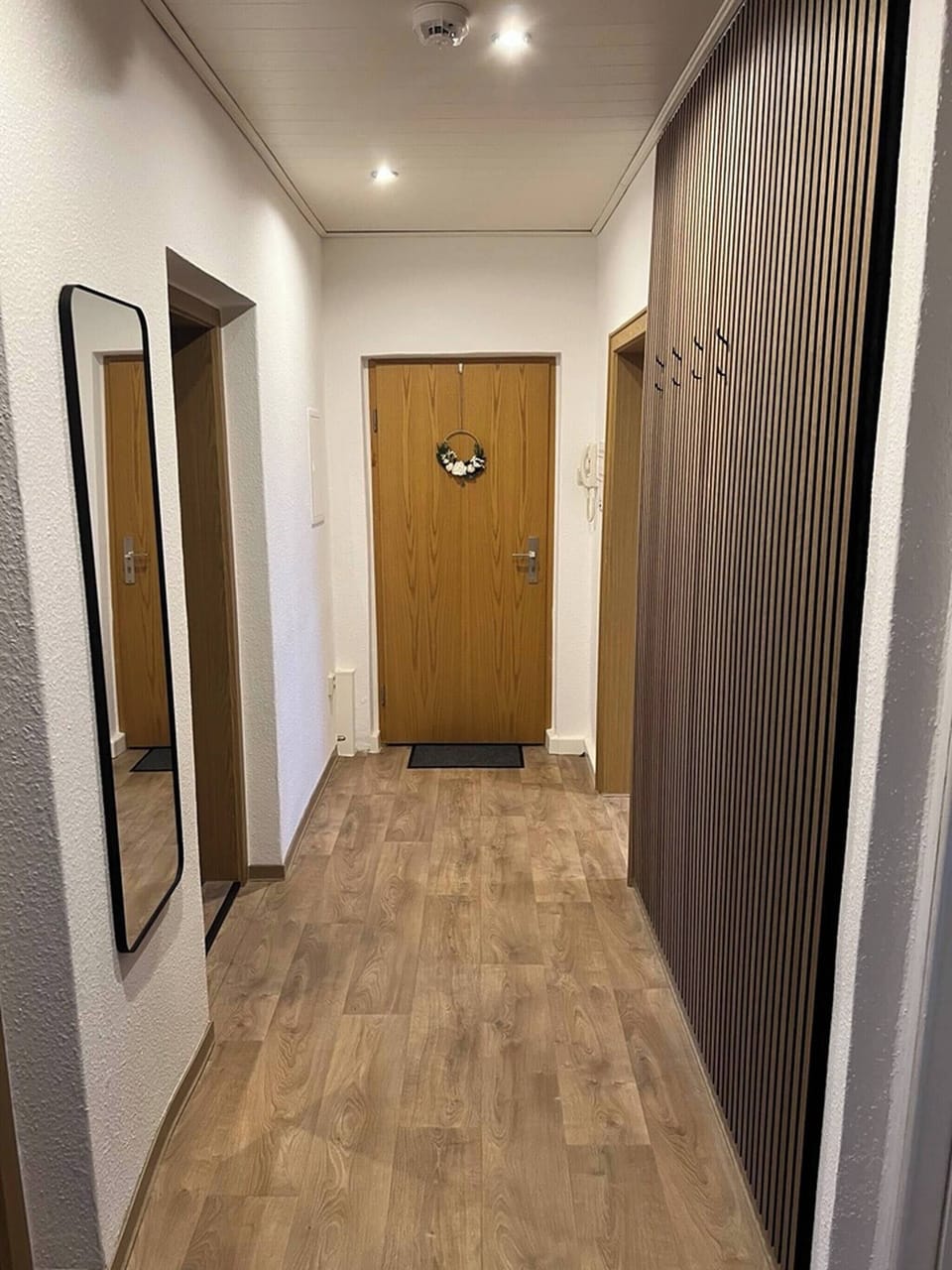 Apartment, 2 Bedrooms, City View | Hallway