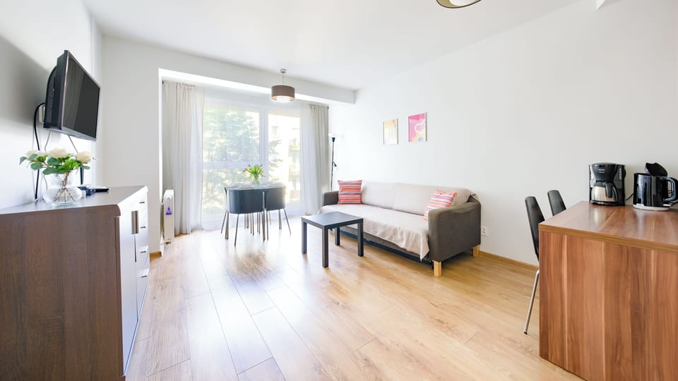Apartment (14) | Living area | Flat-screen TV