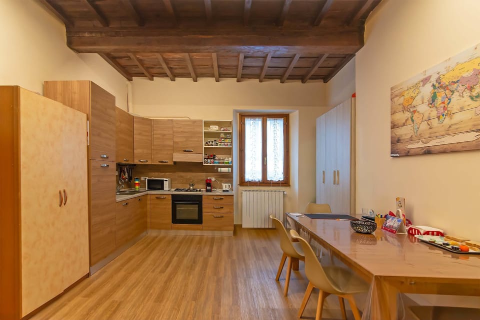 Mini-fridge, microwave, oven, stovetop