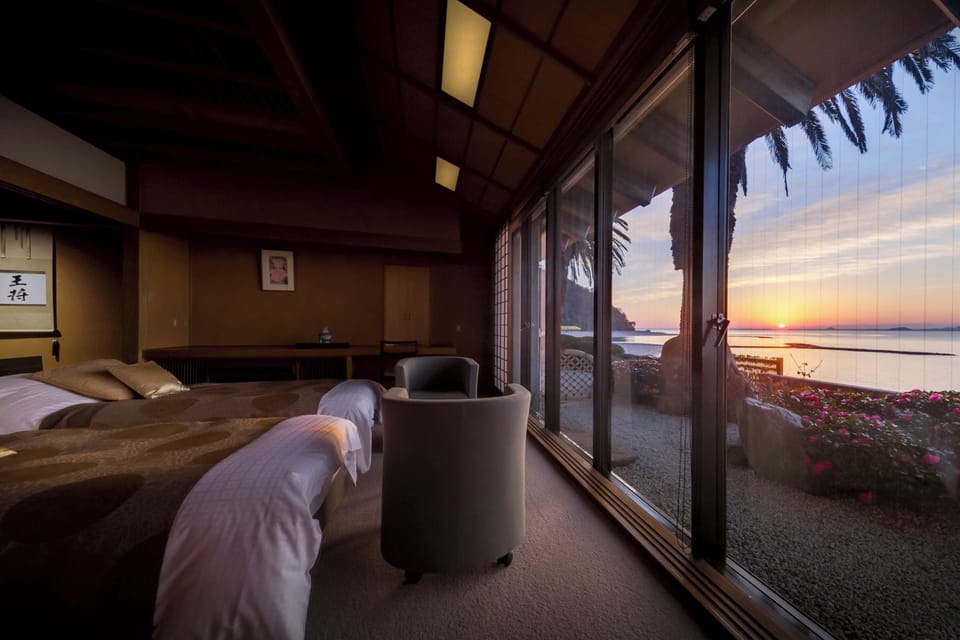 Family Suite, Non Smoking, Ocean View (Kochuan Suite) | Individually decorated, iron/ironing board, free WiFi