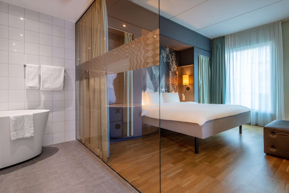 Suite, 1 Bedroom | Down comforters, minibar, in-room safe, desk
