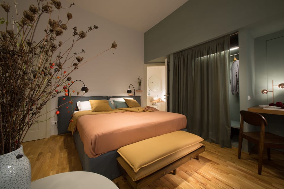 Deluxe Room | Premium bedding, in-room safe, desk, soundproofing