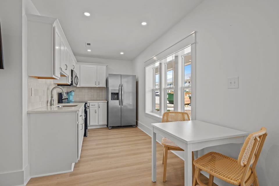 Dining/ Kitchen Area