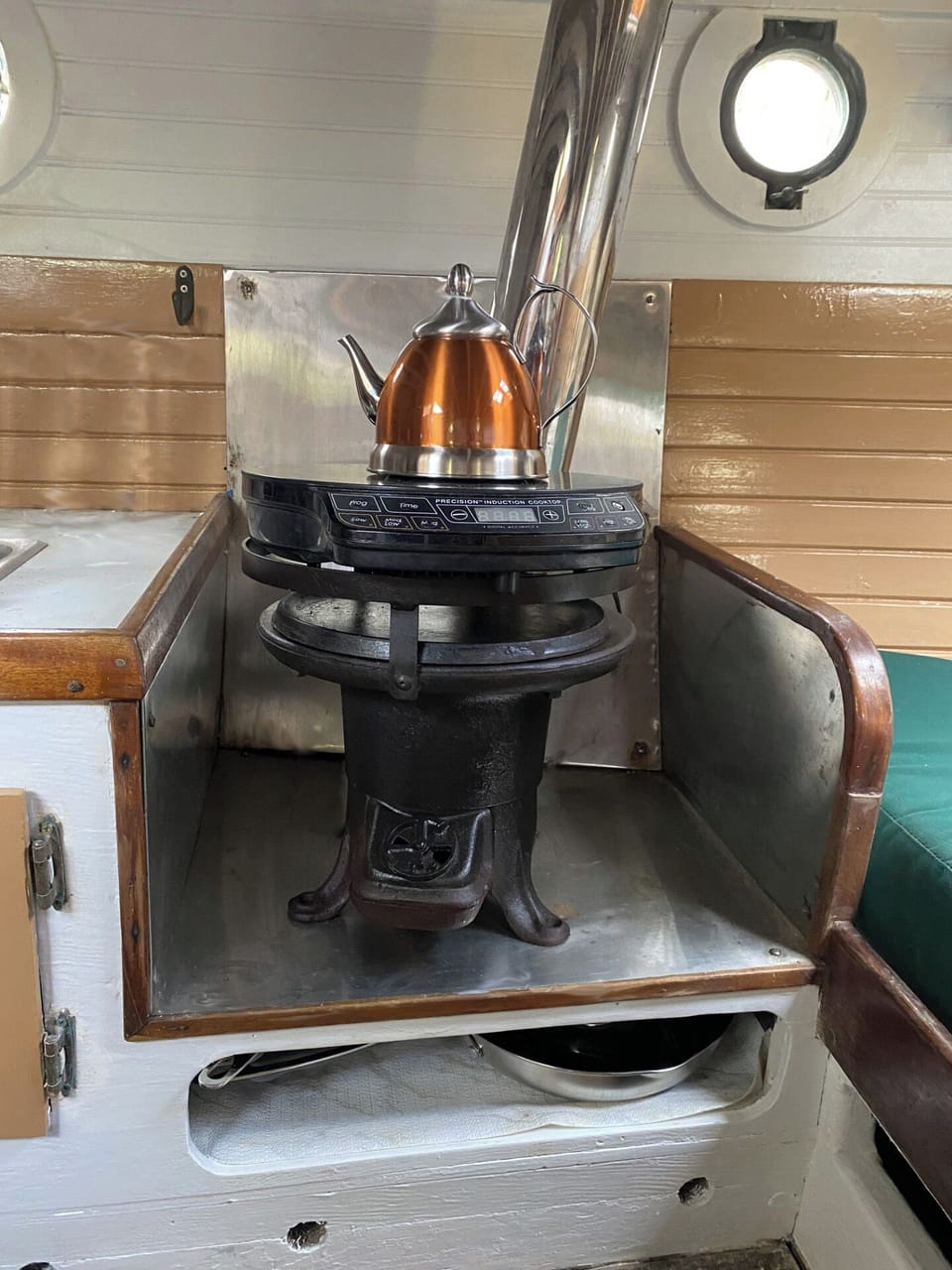 Induction stove.
