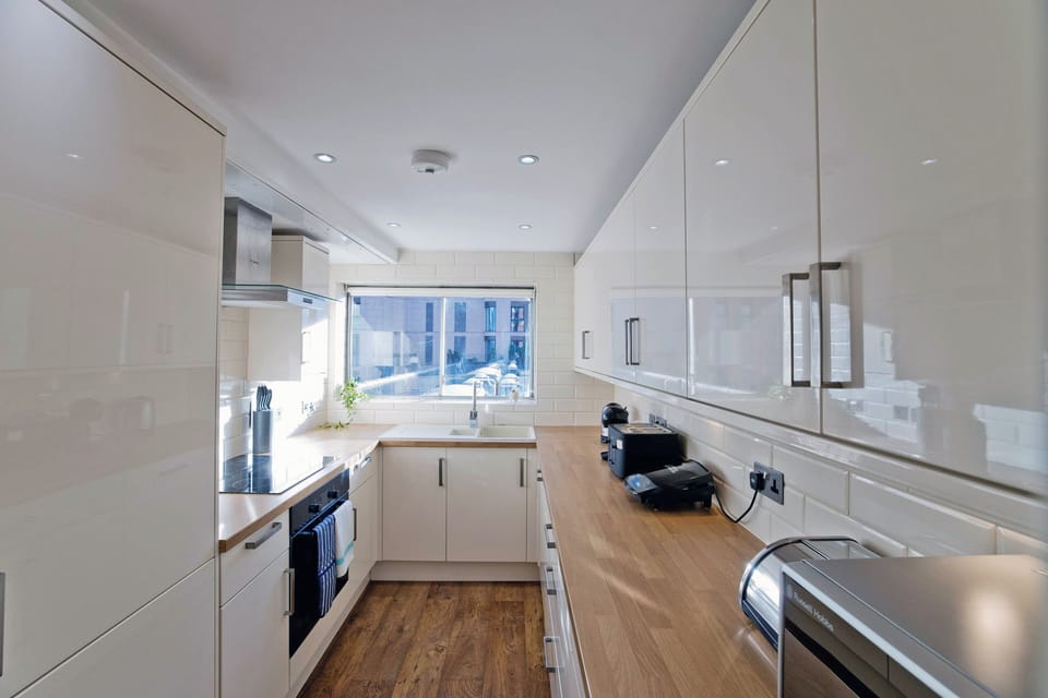 Apartment, City View | Private kitchen | Electric kettle
