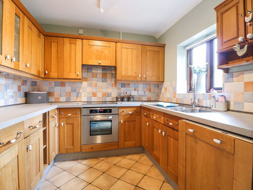 Dishwasher, cookware/dishes/utensils