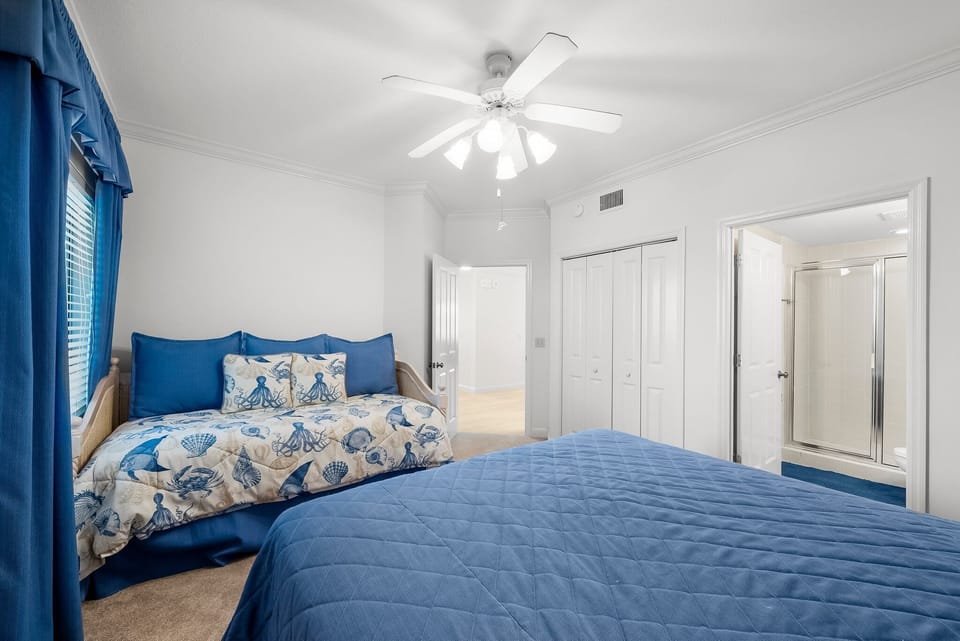 11-web-or-mls-8601 Surf Dr 1E-10