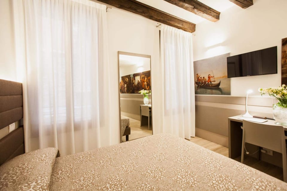 Single Room | Select Comfort beds, desk, cribs/infant beds, free WiFi