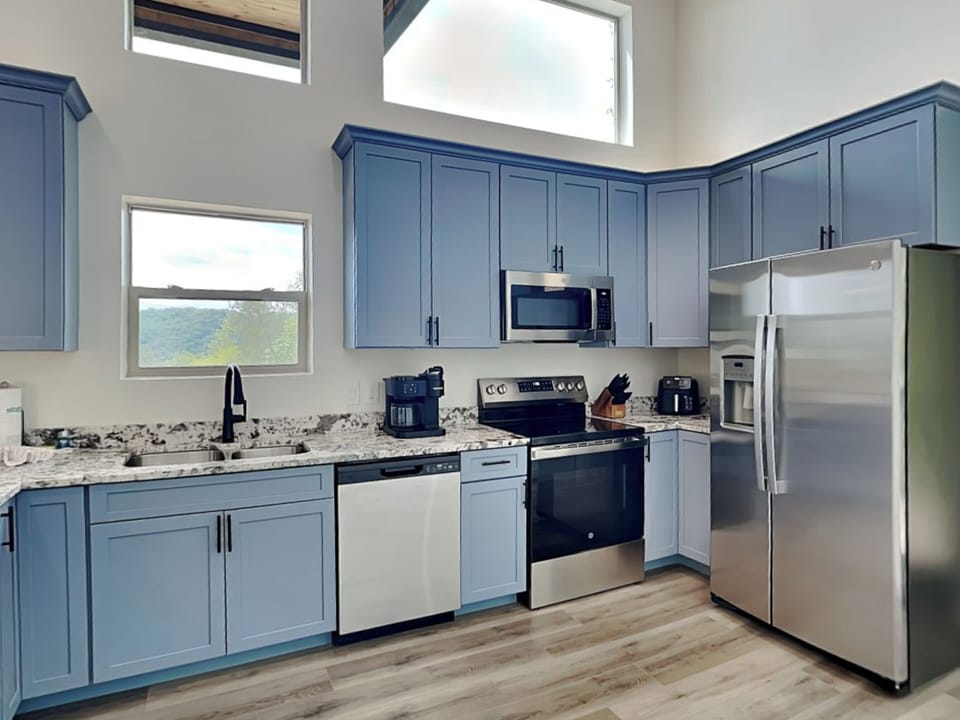 Kitchen - Modern Finishes