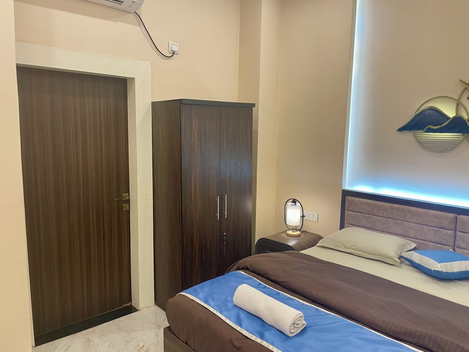 Double Room | Individually decorated, individually furnished, desk, iron/ironing board