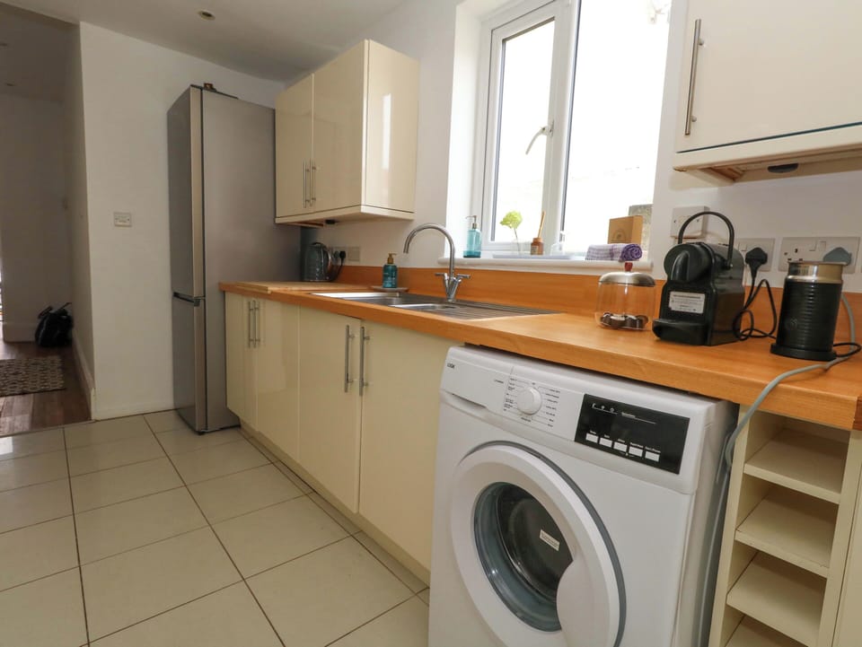 Cottage | Private kitchen | Cookware/dishes/utensils