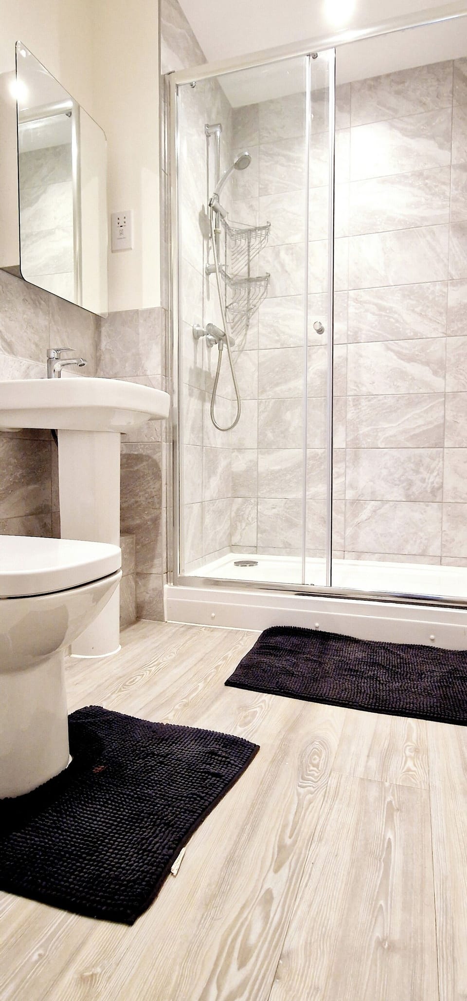 Apartment | Bathroom | Combined shower/tub, deep soaking tub, hair dryer, towels