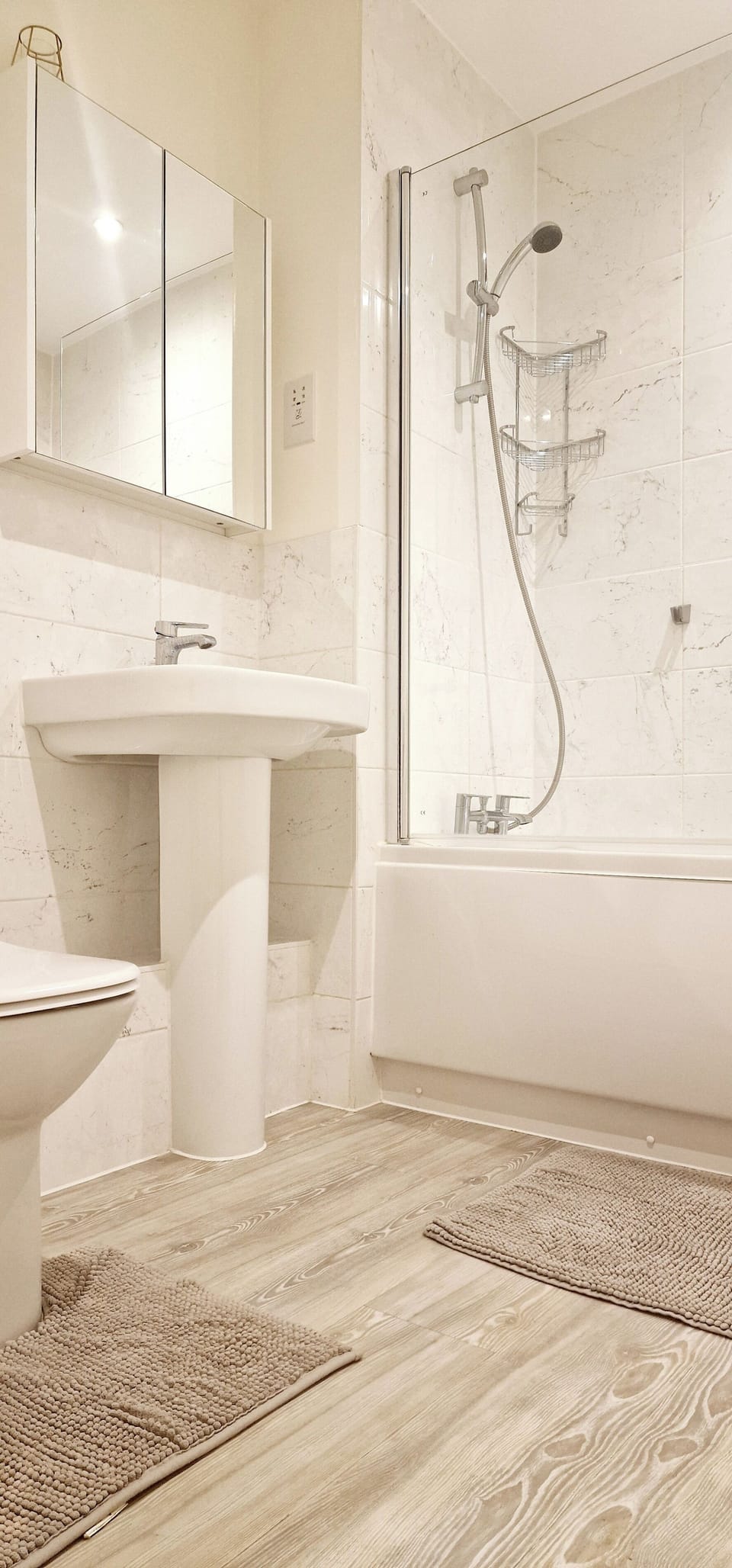 Apartment | Bathroom | Combined shower/tub, deep soaking tub, hair dryer, towels