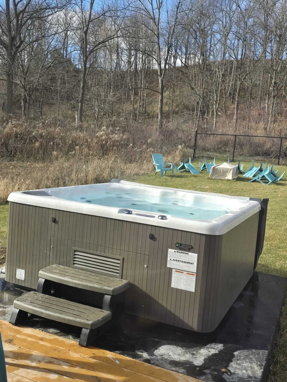 Outdoor spa tub