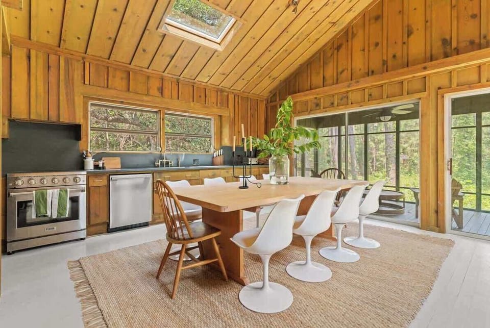Amazing open space for entertaining! High ceilings and bright with natural light. 