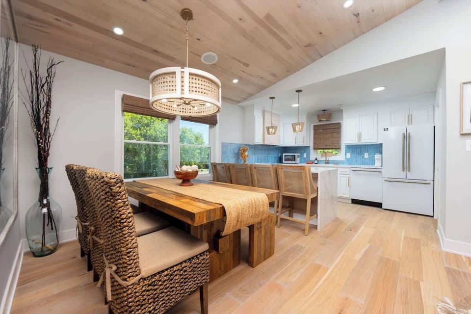 Dining Room with Seating for 6