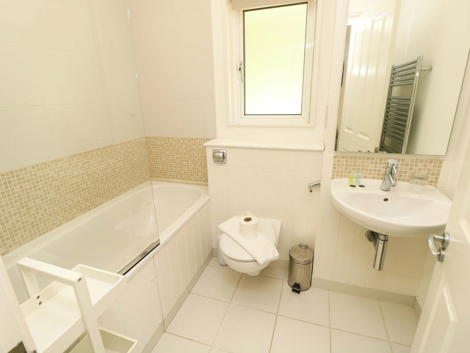 Whitfield P1 Cottage in Freshwater