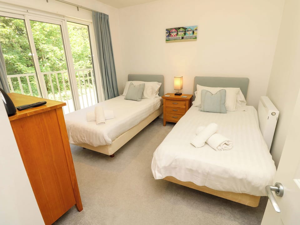 Whitfield P1 Cottage in Freshwater