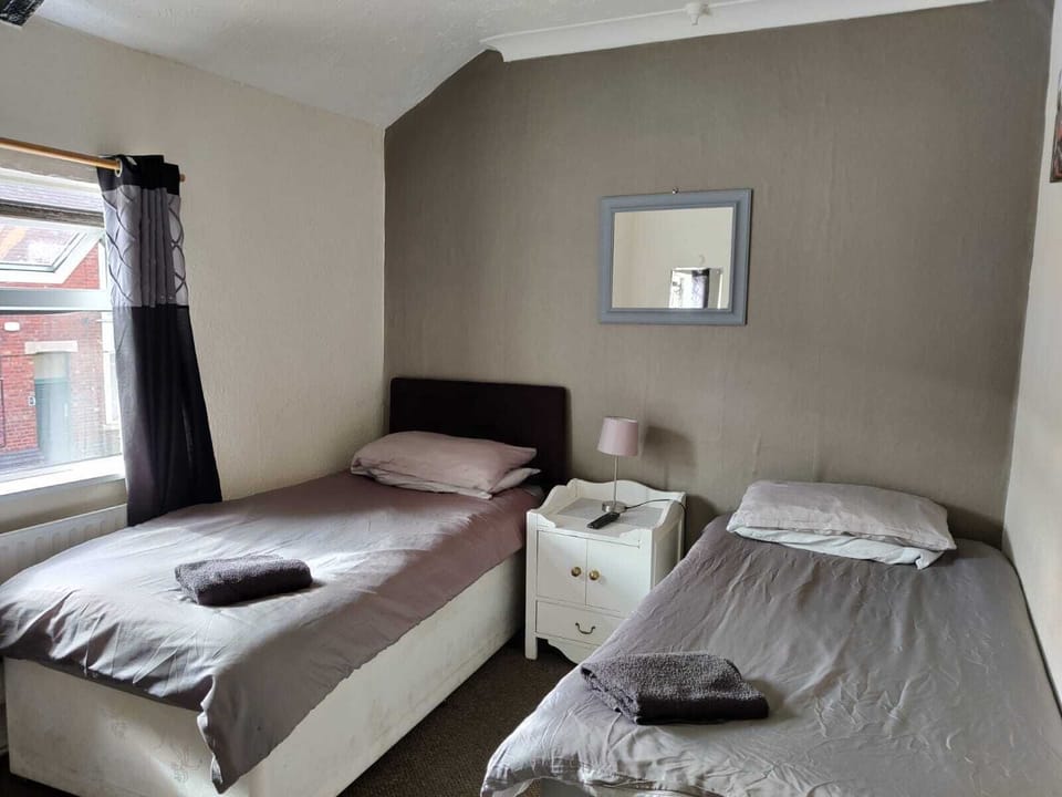 Twin Room, Shared Bathroom