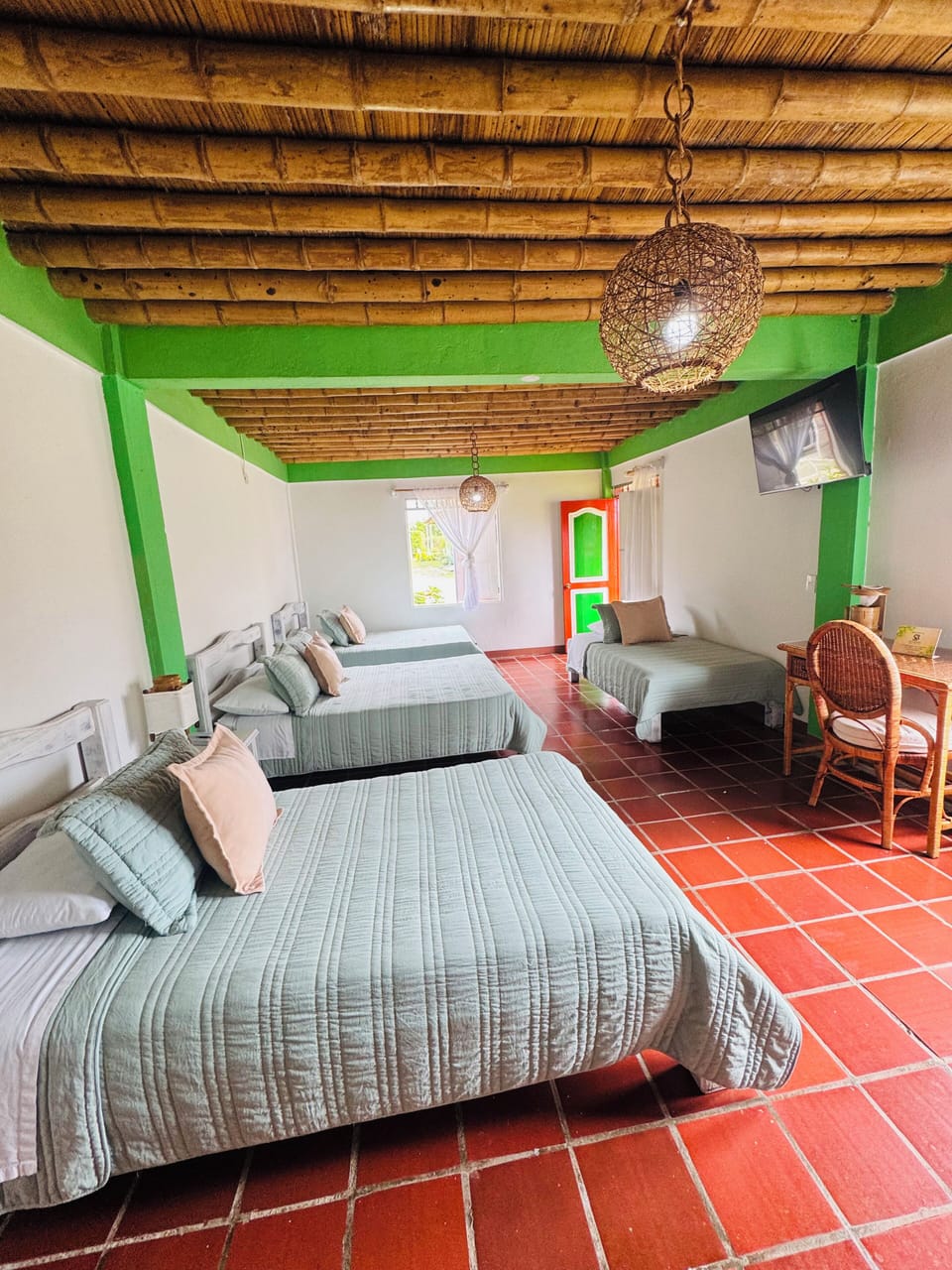 Family Room | In-room safe, free WiFi
