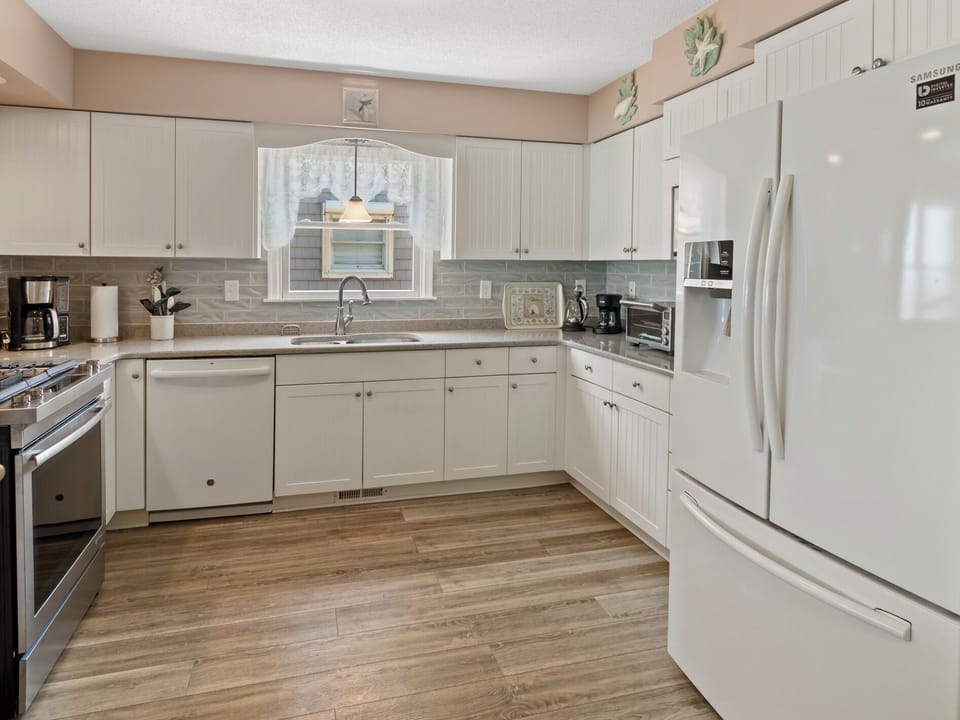 The Kitchen with modern appliances is perfect for meal prep!