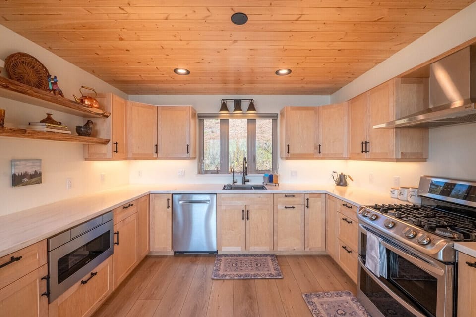 Fully equipped kitchen, perfect for home-cooked meals.