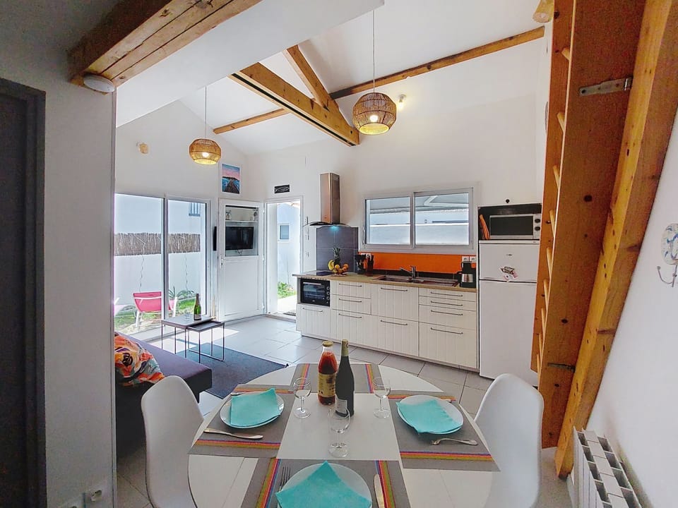 Kitchen / Dining Room